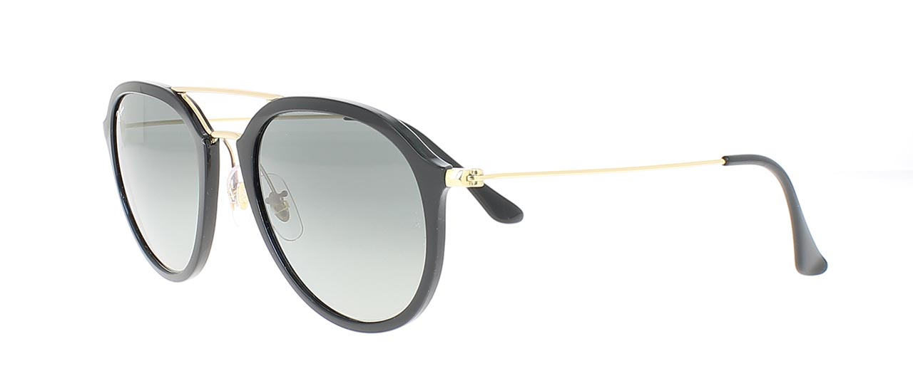 Paire de lunettes de soleil Ray-ban Rb4253 couleur noir - Côté à angle - Doyle